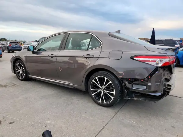 4T1G11AK7LU998173 2020 TOYOTA CAMRY - Image 2