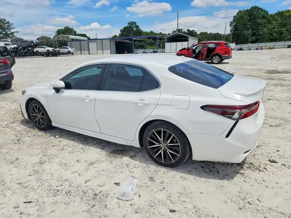 4T1G11AK7MU404182 2021 TOYOTA CAMRY - Image 2