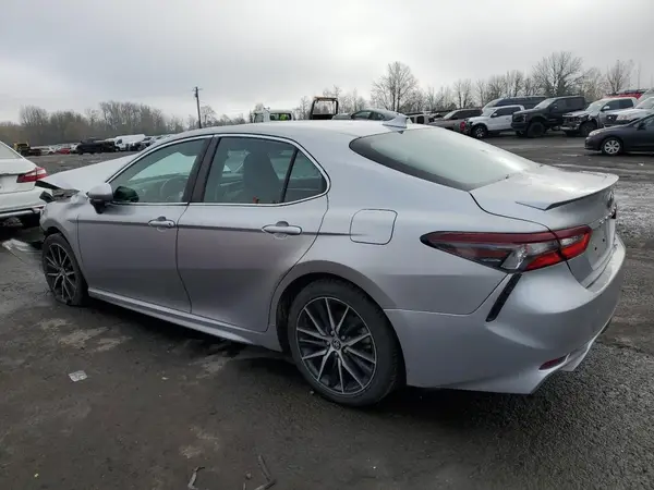 4T1G11AK7MU407812 2021 TOYOTA CAMRY - Image 2