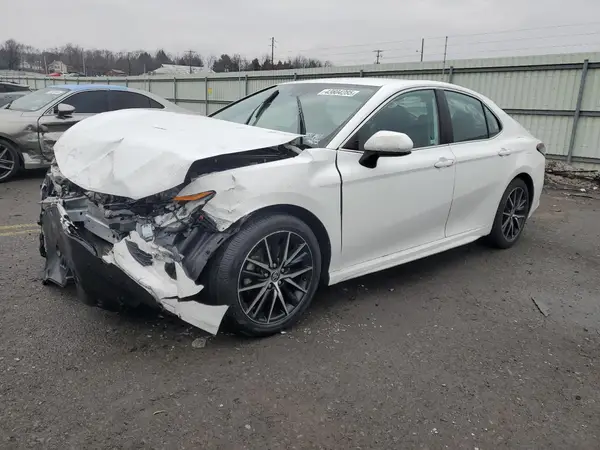 4T1G11AK7MU411603 2021 TOYOTA CAMRY - Image 1