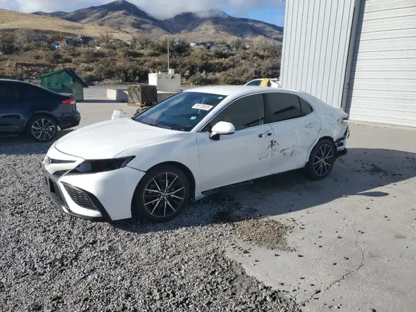 4T1G11AK7MU411858 2021 TOYOTA CAMRY - Image 1