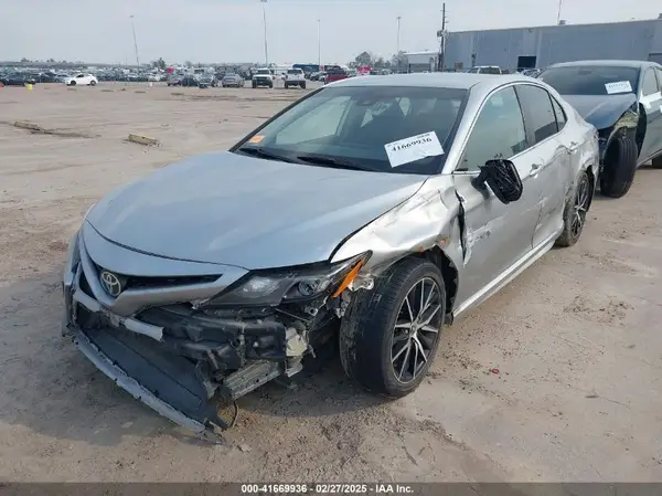 4T1G11AK7MU414517 2021 TOYOTA CAMRY - Image 2