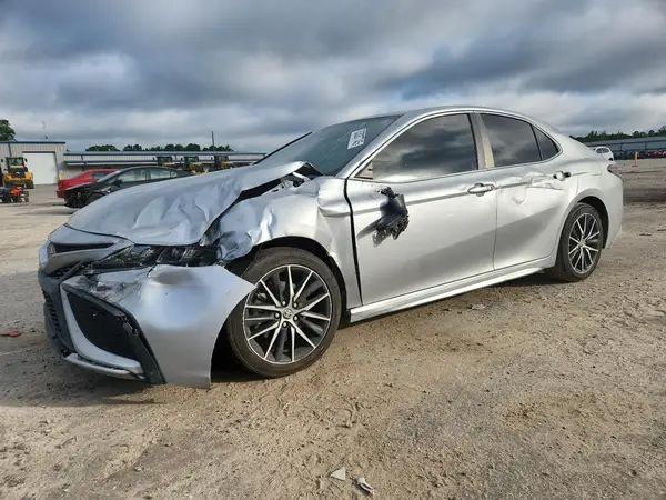 4T1G11AK7MU415599 2021 TOYOTA CAMRY - Image 1