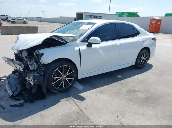 4T1G11AK7MU415814 2021 TOYOTA CAMRY - Image 2