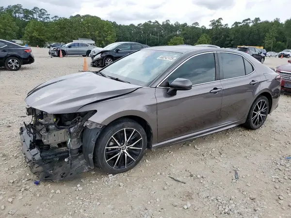 4T1G11AK7MU418521 2021 TOYOTA CAMRY - Image 1