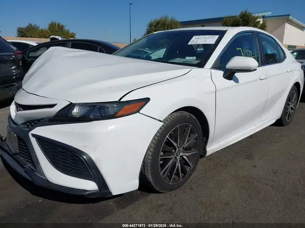 4T1G11AK7MU419412 2021 TOYOTA CAMRY - Image 2