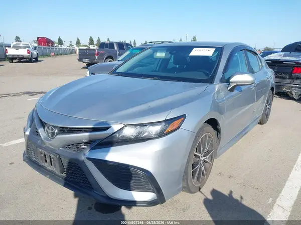 4T1G11AK7MU420432 2021 TOYOTA CAMRY - Image 2