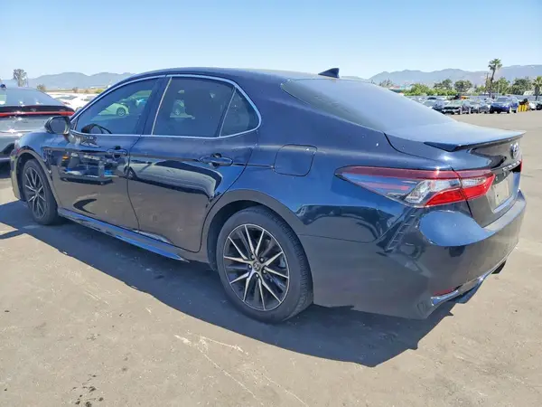 4T1G11AK7MU420981 2021 TOYOTA CAMRY - Image 2