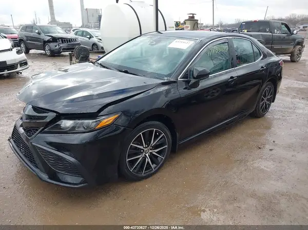 4T1G11AK7MU424156 2021 TOYOTA CAMRY - Image 2