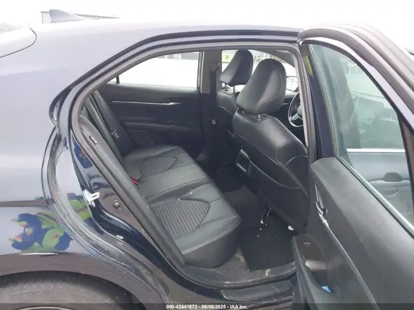 4T1G11AK7MU424285 2021 TOYOTA CAMRY - Image 8