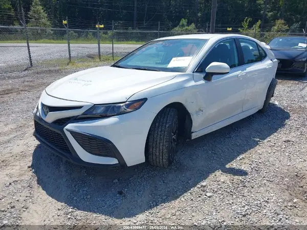 4T1G11AK7MU424478 2021 TOYOTA CAMRY - Image 2