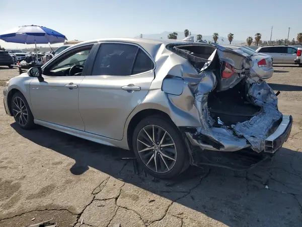 4T1G11AK7MU426859 2021 TOYOTA CAMRY - Image 2