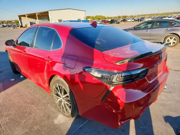 4T1G11AK7MU433276 2021 TOYOTA CAMRY - Image 2
