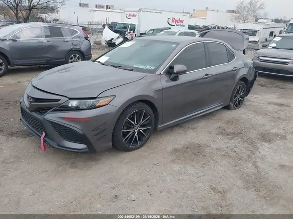 4T1G11AK7MU437831 2021 TOYOTA CAMRY - Image 2