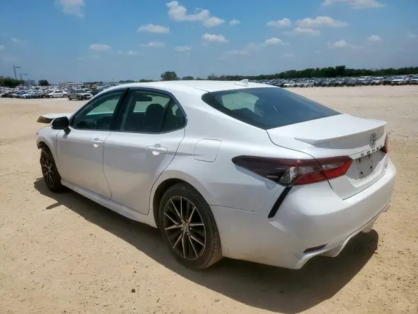 4T1G11AK7MU439126 2021 TOYOTA CAMRY - Image 2