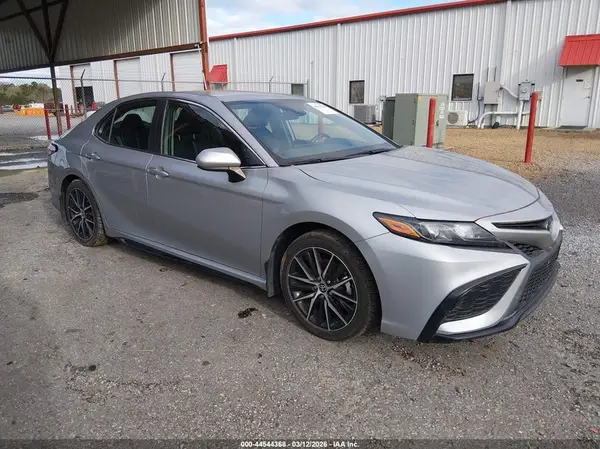 4T1G11AK7MU441037 2021 TOYOTA CAMRY - Image 1