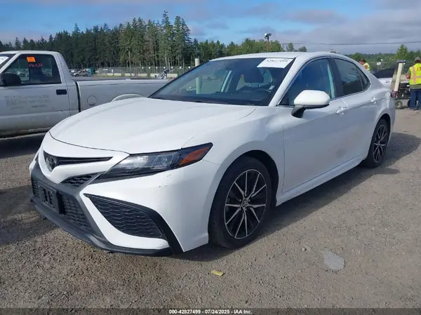 4T1G11AK7MU441717 2021 TOYOTA CAMRY - Image 2