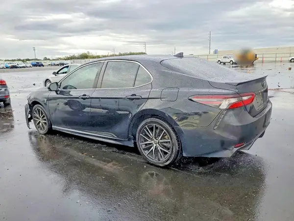 4T1G11AK7MU450031 2021 TOYOTA CAMRY - Image 2
