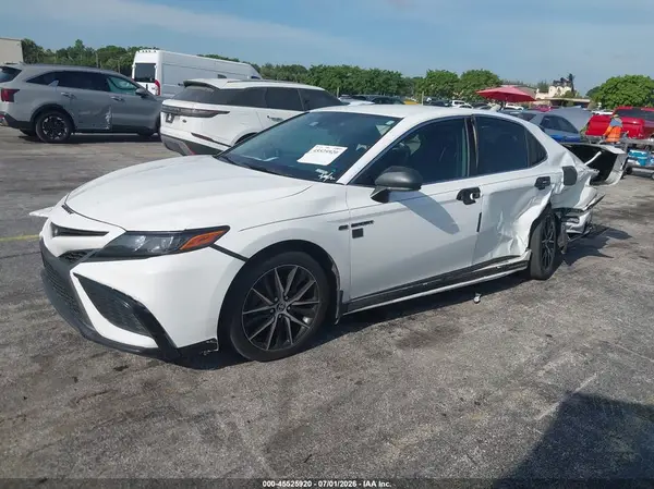 4T1G11AK7MU450983 2021 TOYOTA CAMRY - Image 2
