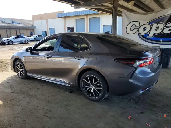 4T1G11AK7MU461787 2021 TOYOTA CAMRY - Image 2
