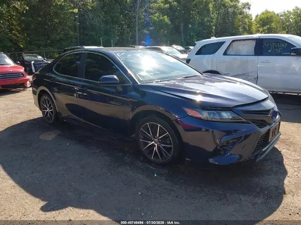 4T1G11AK7MU464060 2021 TOYOTA CAMRY - Image 1