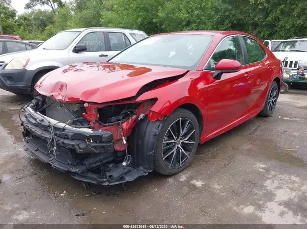 4T1G11AK7MU464110 2021 TOYOTA CAMRY - Image 2