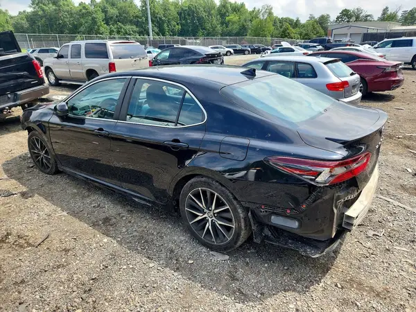 4T1G11AK7MU464561 2021 TOYOTA CAMRY - Image 2