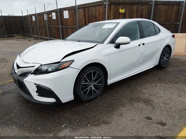 4T1G11AK7MU466326 2021 TOYOTA CAMRY - Image 2