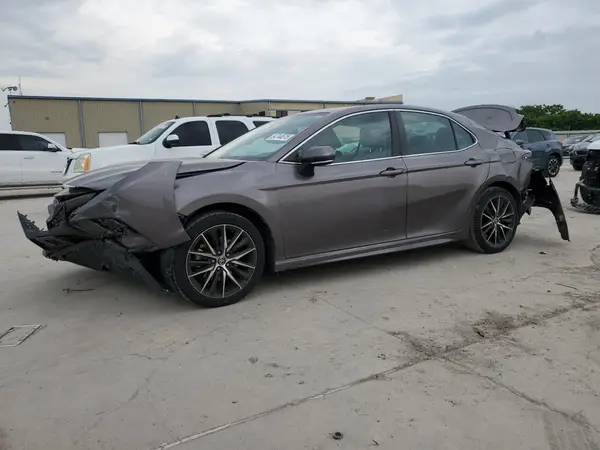 4T1G11AK7MU468674 2021 TOYOTA CAMRY - Image 1