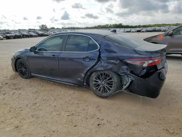 4T1G11AK7MU470148 2021 TOYOTA CAMRY - Image 2