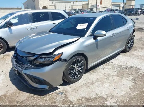 4T1G11AK7MU475723 2021 TOYOTA CAMRY - Image 2