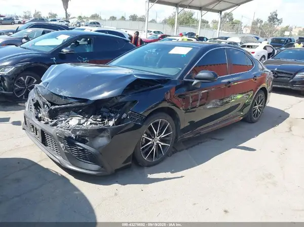 4T1G11AK7MU477665 2021 TOYOTA CAMRY - Image 2