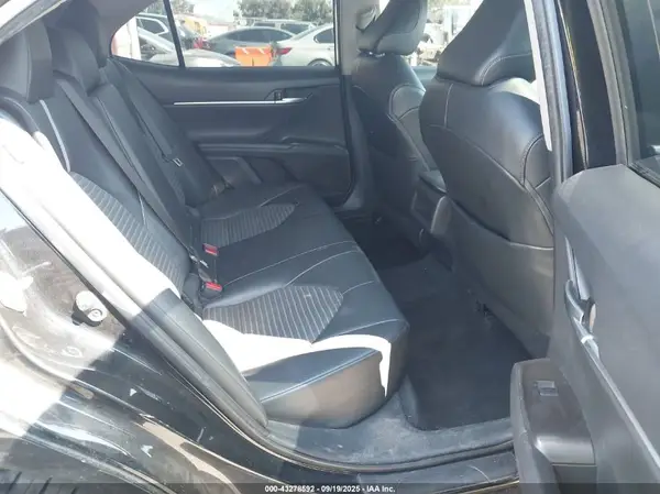 4T1G11AK7MU477665 2021 TOYOTA CAMRY - Image 8