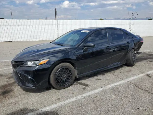 4T1G11AK7MU479058 2021 TOYOTA CAMRY - Image 1