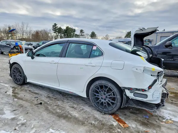 4T1G11AK7MU481490 2021 TOYOTA CAMRY - Image 2