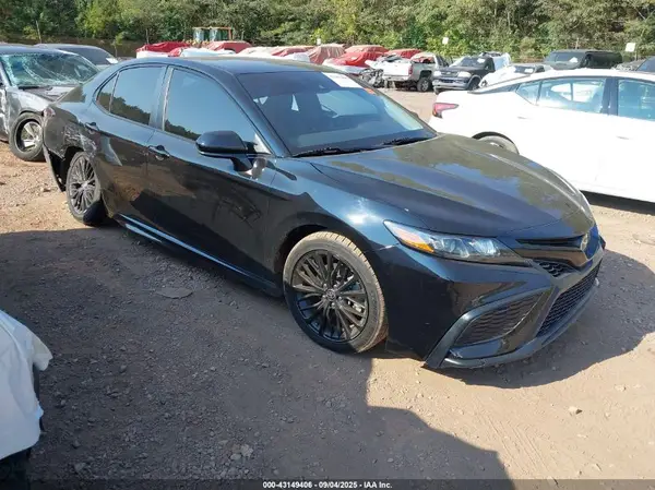 4T1G11AK7MU482087 2021 TOYOTA CAMRY - Image 1