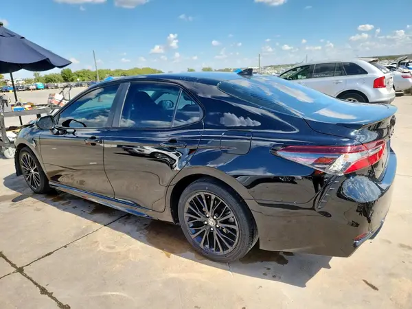 4T1G11AK7MU482218 2021 TOYOTA CAMRY - Image 2
