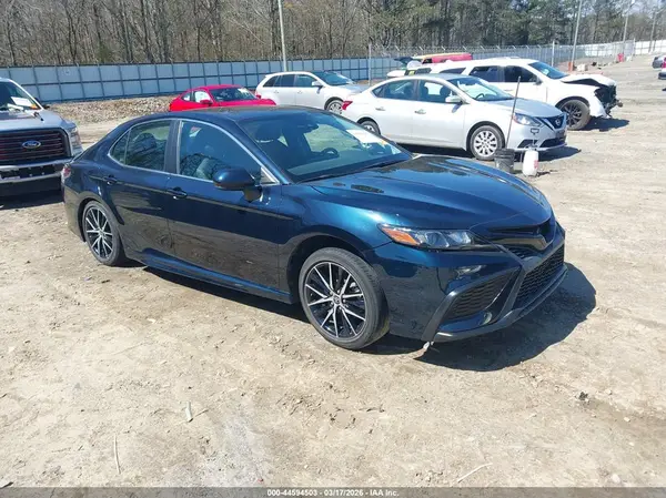 4T1G11AK7MU485894 2021 TOYOTA CAMRY - Image 1