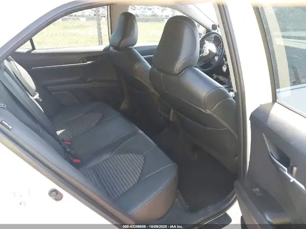 4T1G11AK7MU493834 2021 TOYOTA CAMRY - Image 8