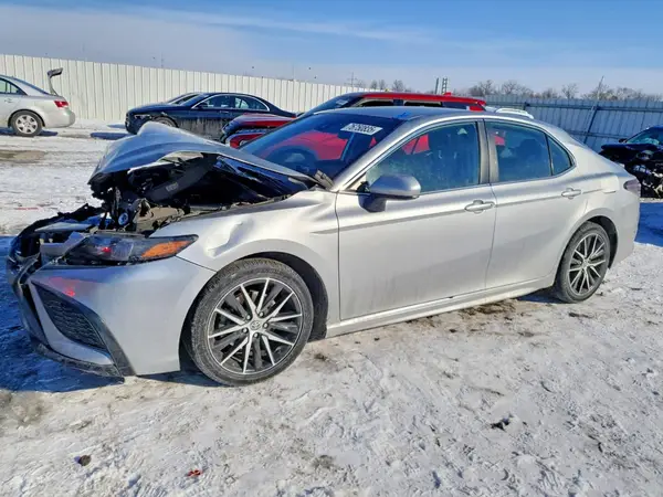 4T1G11AK7MU496572 2021 TOYOTA CAMRY - Image 1