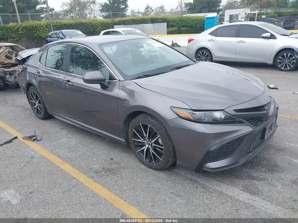 4T1G11AK7MU496863 2021 TOYOTA CAMRY - Image 1