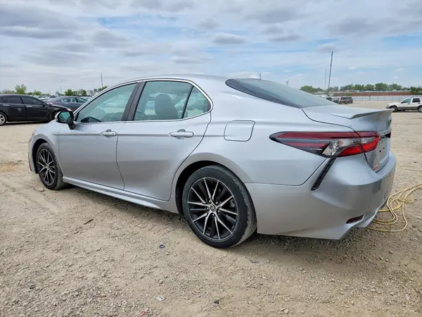 4T1G11AK7MU517985 2021 TOYOTA CAMRY - Image 2