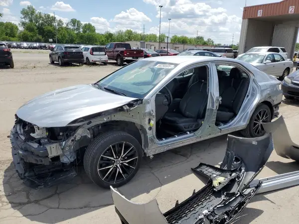 4T1G11AK7MU521048 2021 TOYOTA CAMRY - Image 1