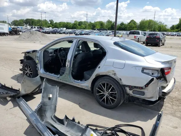 4T1G11AK7MU521048 2021 TOYOTA CAMRY - Image 2