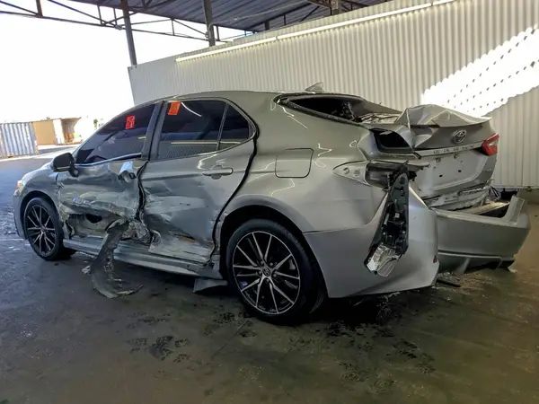 4T1G11AK7MU521213 2021 TOYOTA CAMRY - Image 2