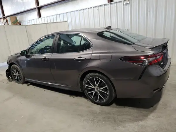 4T1G11AK7MU522443 2021 TOYOTA CAMRY - Image 2