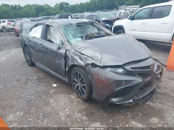 4T1G11AK7MU523771 2021 TOYOTA CAMRY - Image 1