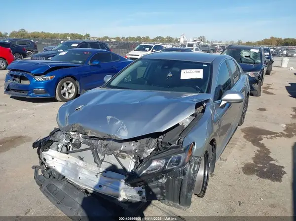 4T1G11AK7MU524211 2021 TOYOTA CAMRY - Image 2