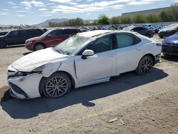 4T1G11AK7MU524399 2021 TOYOTA CAMRY - Image 1