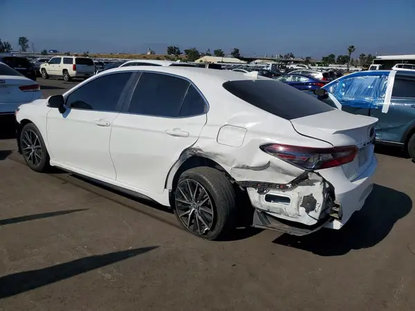 4T1G11AK7MU525035 2021 TOYOTA CAMRY - Image 2